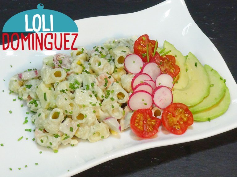 Ensalada-de-pasta-con-pollo-y-salsa-de-yogur-casera