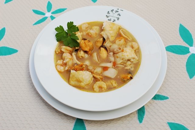 Sopa-de-pescado-y-marisco