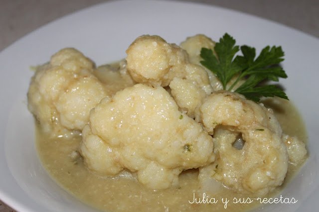 COLIFLOR CON SALSA DE ALMENDRAS