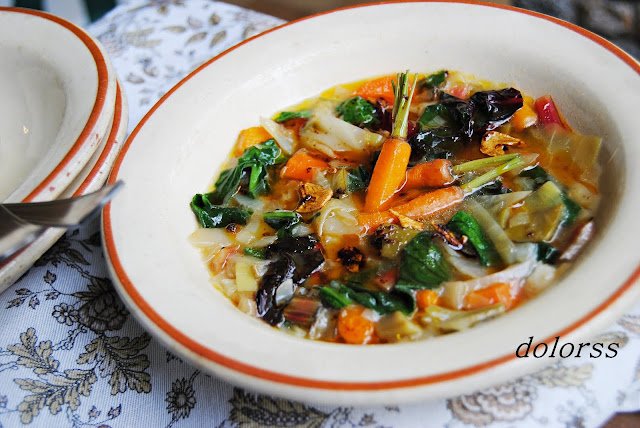 N. Menestra de verduras caldosa con refrito de ajos y pimentón (2)