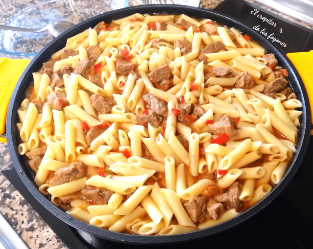 MACARRONES GUISADOS CON CARNE